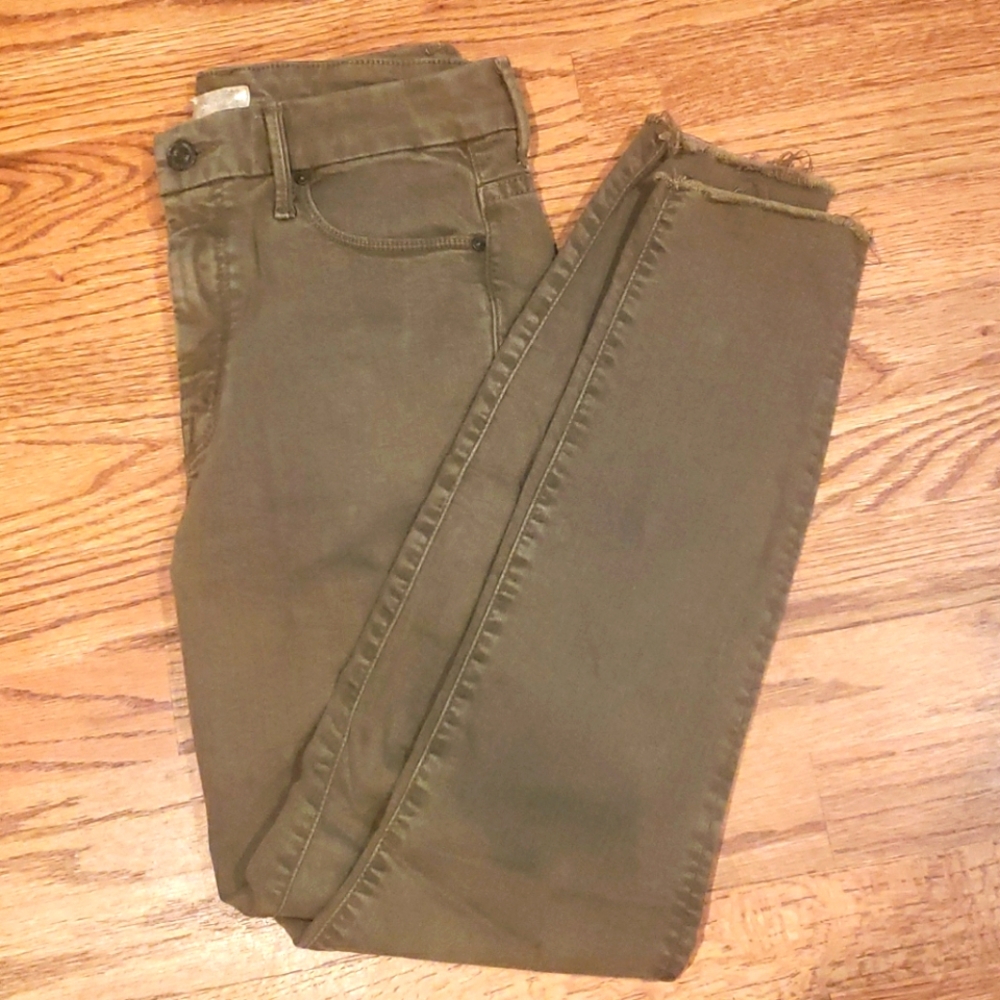 MOTHER High Waisted Looker Ankle Fray Jeans